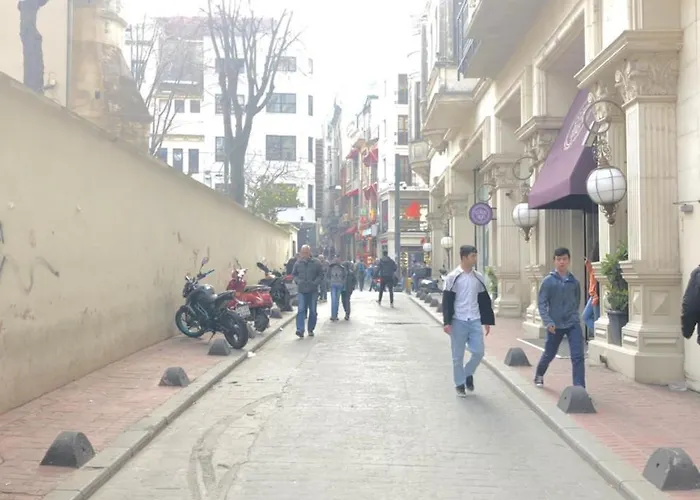 Taksim Palace Hotel *